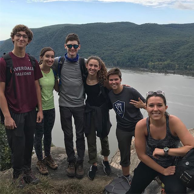 RiverdaleCS's tweet photo. The #outingclub at #breakneckridge in the #hudsonhighlands. Thanks Marshall Nicoloff. #outdooreducation #riverdaleexperience https://t.co/FMXoEtuCuB https://t.co/pdUpYfht1G