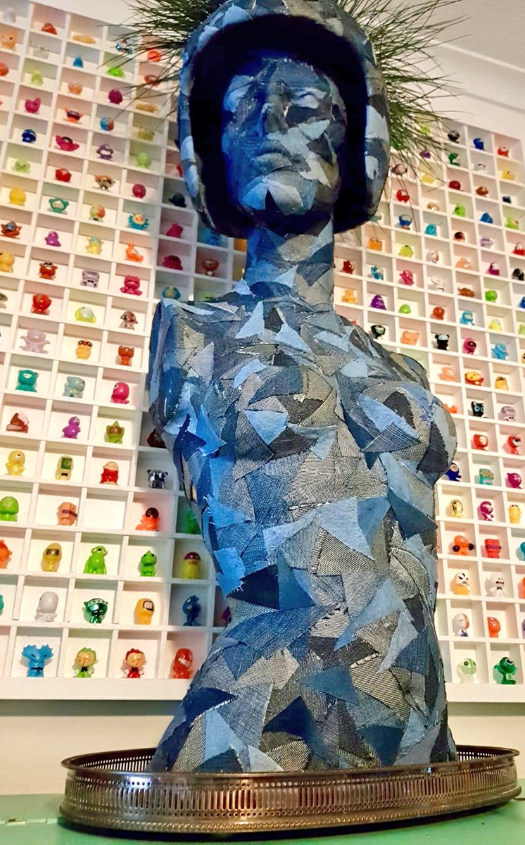 DollyFixtures's tweet photo. Just in the nick of time on #recycleweek2018 and a ‘lil wet around the eyes still 🤣 we have Dolores a Lady Planter in her #upcycled helmet.            #recycleweek.        #mucknbrass       #upcycledhour.                   #mindcharity #mind #dollyfixtures. Now for #SundayRoast https://t.co/EJXxKfp5iU