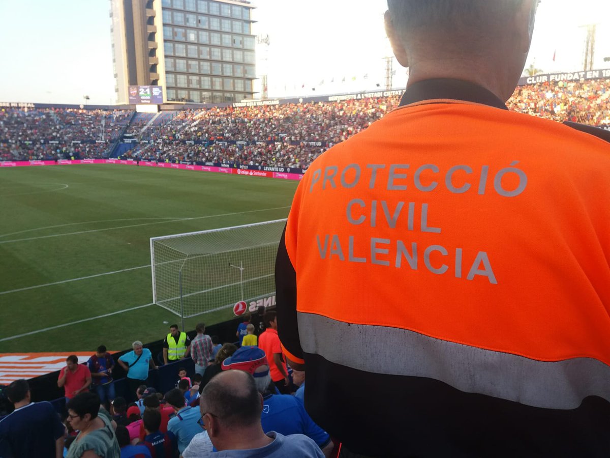 protecivilvlc's tweet image. Diumenge complet per despedir el cap de setmana. #formaciovlc per a nous voluntaris de #protecivilvlc, curs de #primersauxilis a @ajvila i #LevanteAlavés al Ciutat de València. I a tots hem estat #alteucostat. La setmana que ve més.