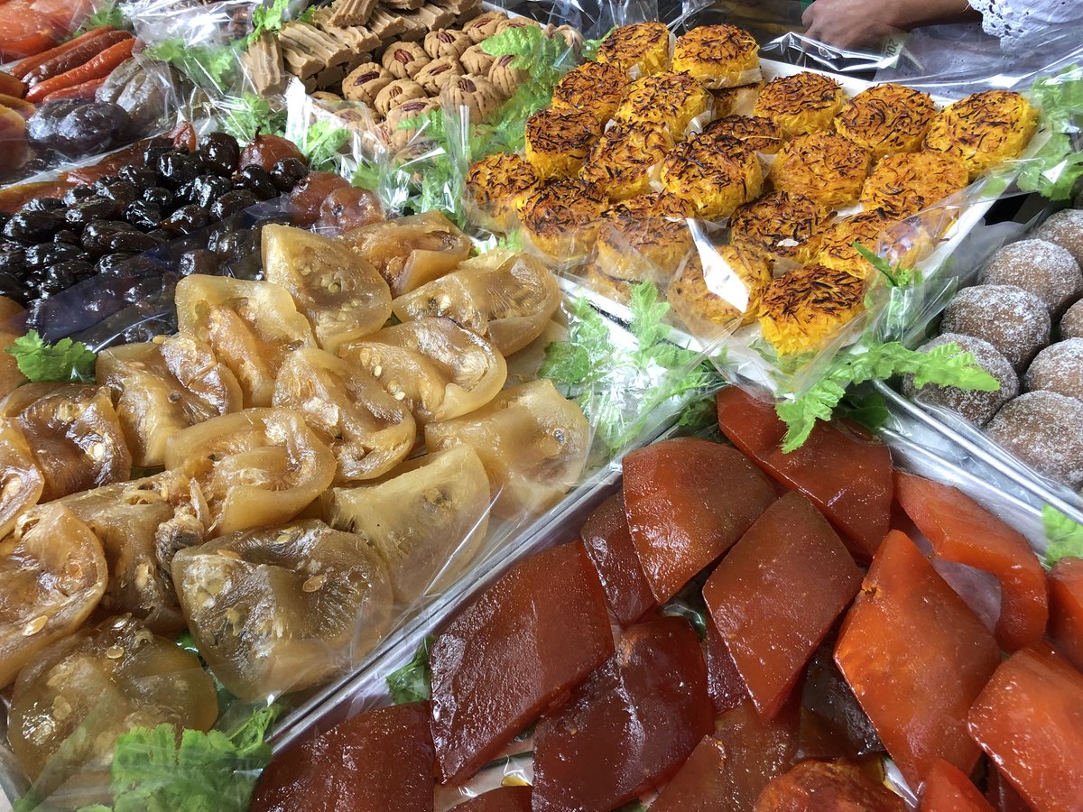 CCGM_MX's tweet photo. Hoy, último día de la Feria Nacional de las Cocinas Tradicionales de México. Los esperamos en el @MNCP_DGCP. Vegetales de la Chinampa, alimentos a base de hongo seta, salsas y mermeladas artesanales, mezcal, insectos comestibles, mole, arte textil, alfarería, libros. #ManoAMano https://t.co/AfIRYuMRDs