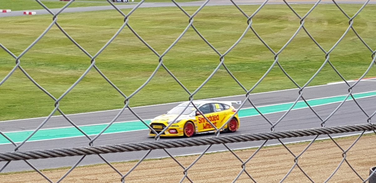 AlexCray2's tweet photo. Weekend at #BrandsHatch with great friends. Fantastic time can't wait till next year... https://t.co/fAIuNCNwNP