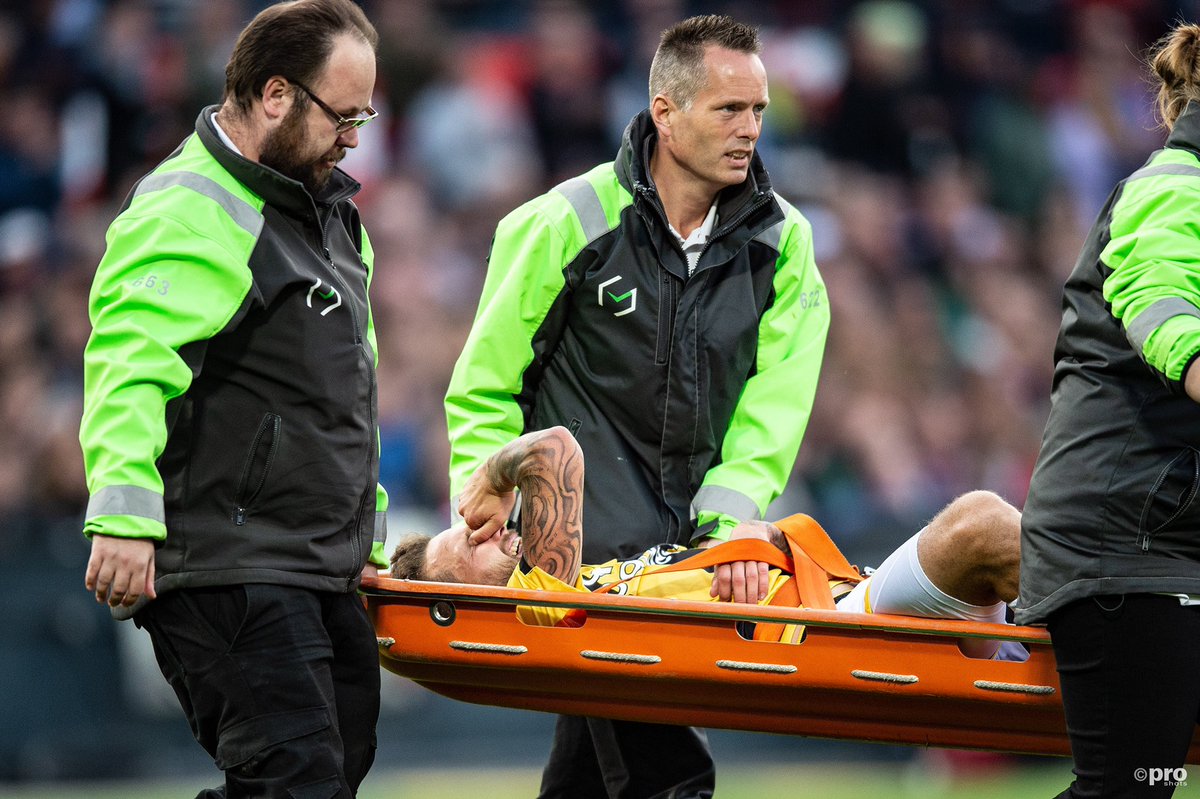 MijnVitesse's tweet photo. Een gebroken kuitbeen voor onze spits Tim Matavz😔
⠀⠀⠀⠀⠀⠀⠀⠀
Sterkte met je herstel, Tim🙏🏻
⠀⠀⠀⠀⠀⠀⠀⠀
#Vitesse #getwellsoonbrate https://t.co/LIOrsQcUZH