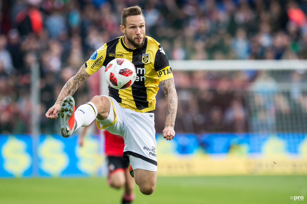 MijnVitesse's tweet photo. Een gebroken kuitbeen voor onze spits Tim Matavz😔
⠀⠀⠀⠀⠀⠀⠀⠀
Sterkte met je herstel, Tim🙏🏻
⠀⠀⠀⠀⠀⠀⠀⠀
#Vitesse #getwellsoonbrate https://t.co/LIOrsQcUZH
