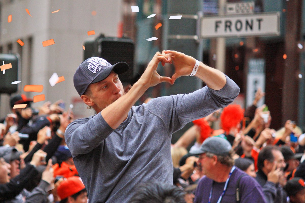 JVMjewels's tweet photo. One more Hunter Pence appreciation tweet!
My favorite memory is when I thanked you for signing an autograph and you thanked *me*.
You are so special. Thank you for bringing your heart to San Francisco.
🧡
#GR8FUL #OneHunterPercent #KalePower #OnlyLove
⚾️
#SFGiants #ATTPark https://t.co/bnVkcliL5o
