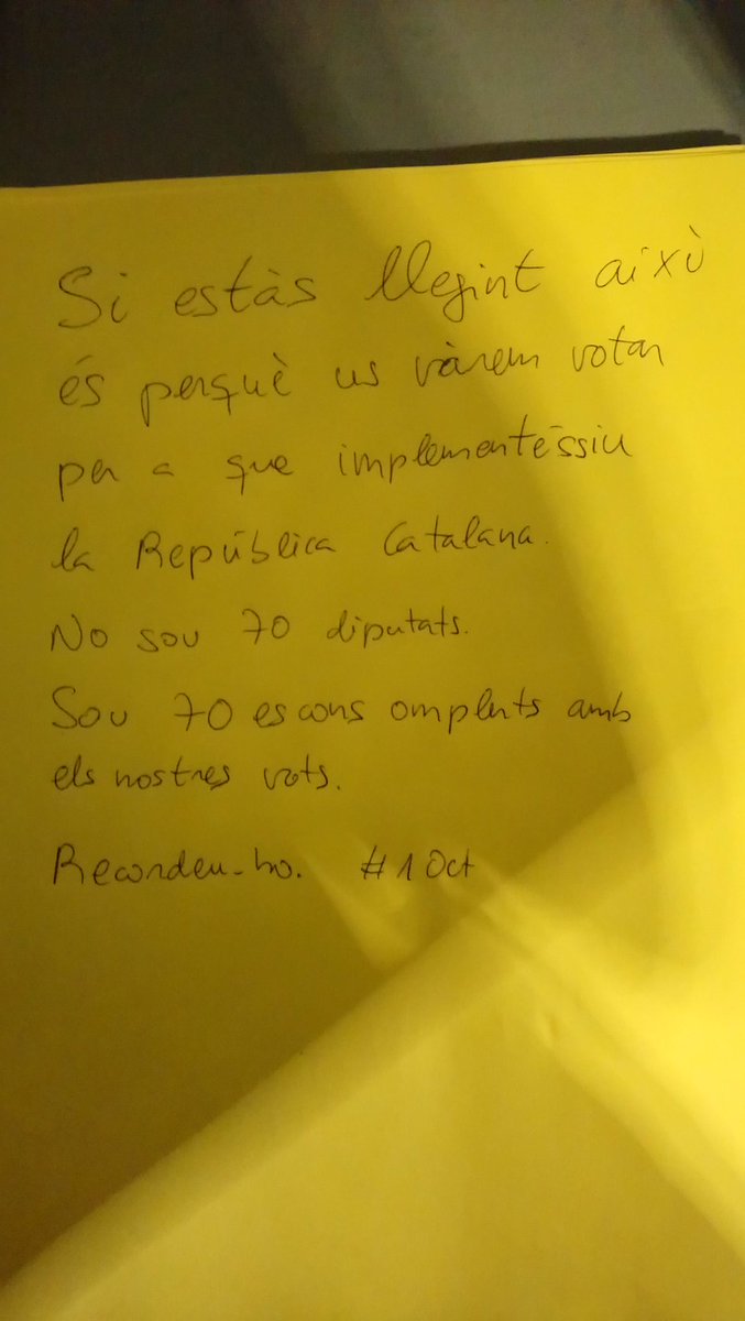 alextremp's tweet photo. Sé que no serveix de res. Però dit queda.

#1oct #Som1oct #elmeu1O #ElMeuVotEsInviolable #ForaXusmapol #RepublicaCatalana https://t.co/8KWvhMl81m