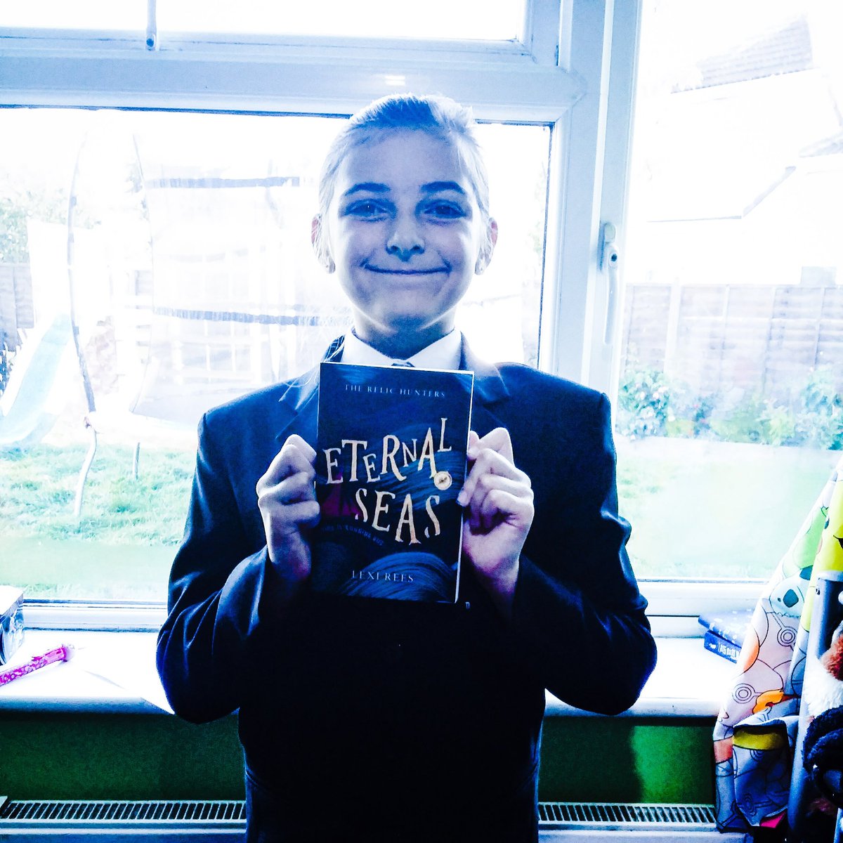kelmason_'s tweet photo. I love how much Daisy loves to read and she loved this book!
Eternal Seas by @lexi_rees
#eternalseas #lexirees #5stars #youngreaders https://t.co/3XJnAKy2XZ
