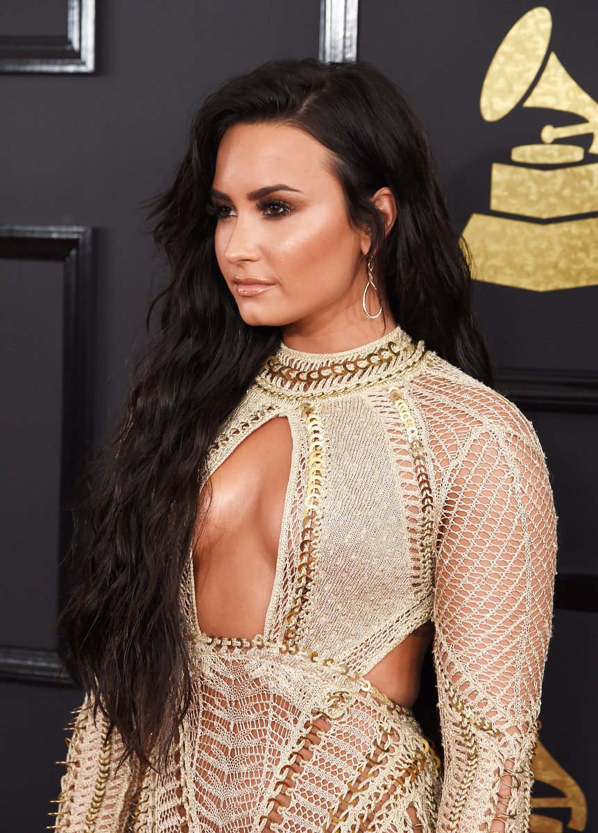 l0ganhenderswag's tweet photo. I will NEVER get over this look https://t.co/fEm0EIZ0NL