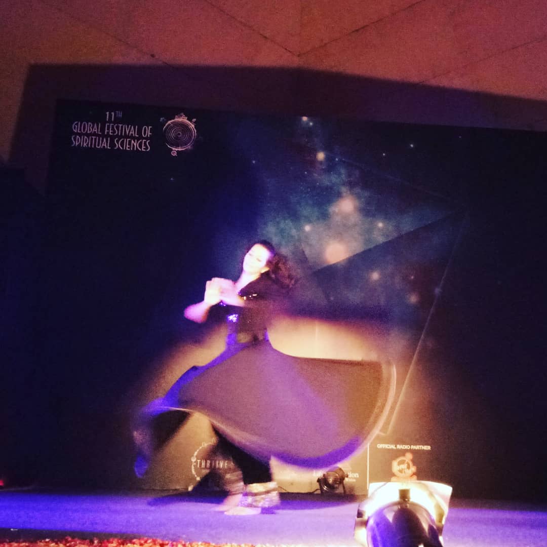 thriiveindia's tweet photo. A soulful performance by @realmsofdance in dedication to the famous #sufi poet #rumi on his 111th birthday.
#happybirthdayrumi #rumipoetry #rumilove #shiva #dance #danceart #danceform #danceexpression #whirlingdance #whirling #sufimusic #sufidance #love #art #dance https://t.co/zOXmW9zP2J