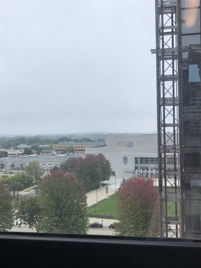 benzimmermanAOS's tweet photo. Some Radiation Fog can be seen right beyond the kohl center. @AOS100_2018 https://t.co/y6tP5OYkvn