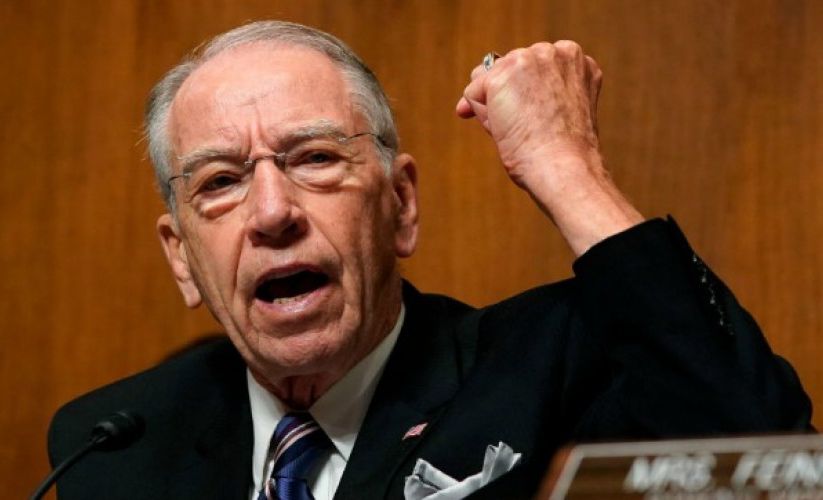 ralesch's tweet photo. Angry old white men like to stick together...

#sad #resist #StopKavanagh #BlueWave2018 #LiarLiarPantsOnFire #BadTemperment #PoliticalHack #SCOTUS https://t.co/99fx4EAD8j
