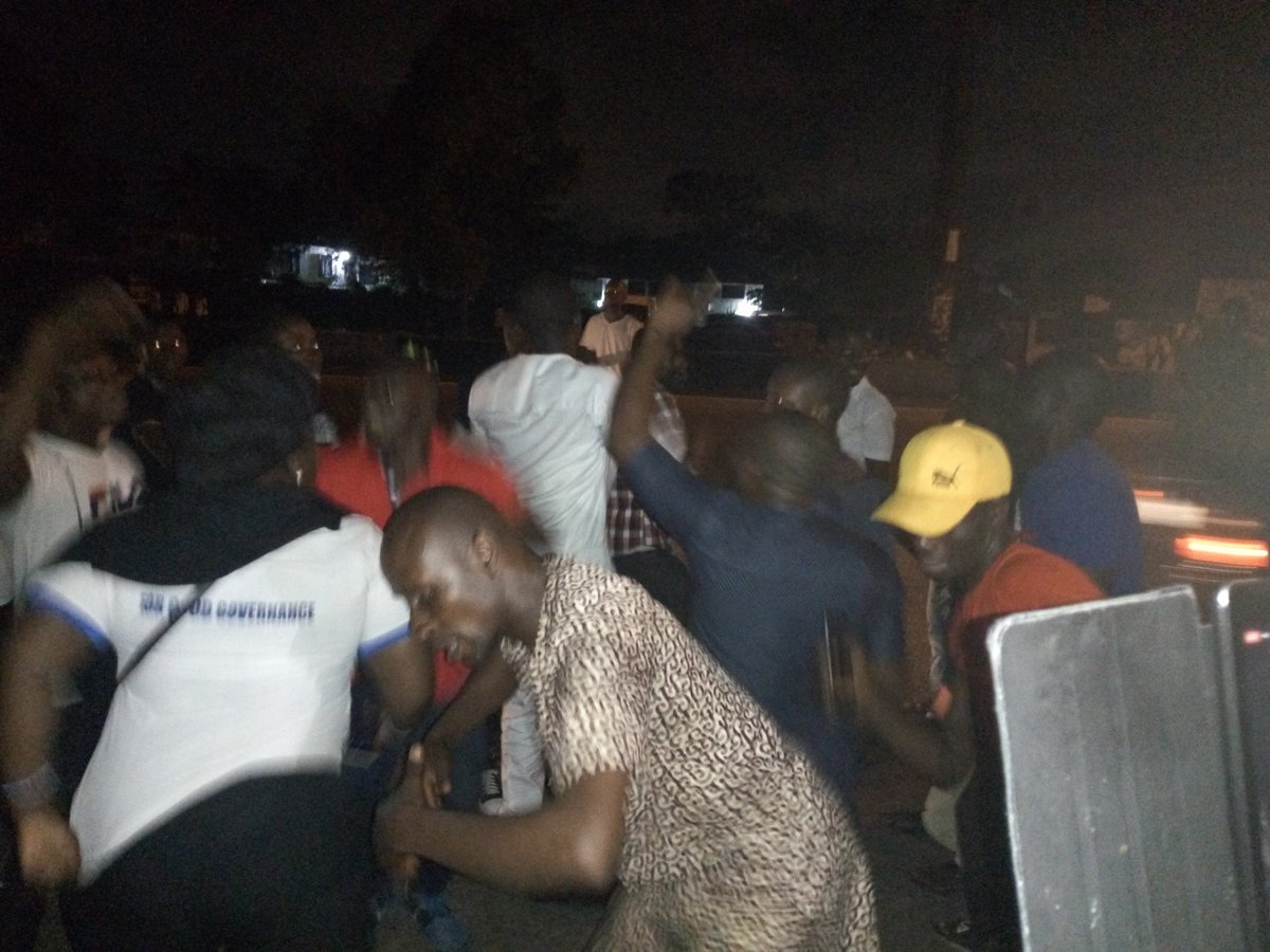 StephenDeegbara's tweet photo. BREAKING NEWS
Wild Jubilation in Rivers State as Senator @SenMagnusAbe wins @OfficialAPCNg #DirectPrimary Election in Rivers State.
Dr. Dawari George —1606
Mr. Tonye Dele Cole —882
Sen Magnus Abe —144, 929
Dumo Lulu-Briggs —3444.
@A_Oshiomhole, @oluremitinubu, @GarShehu https://t.co/HoyvsFrnrl