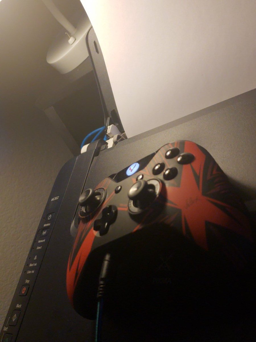 TllShadow's tweet photo. Join me on fortnite! Link in bio!#fortnite #SupportSmallStreamers #livestreaming #twitch #forknife #doodooing #proxb1 https://t.co/6HXrzYKYXJ