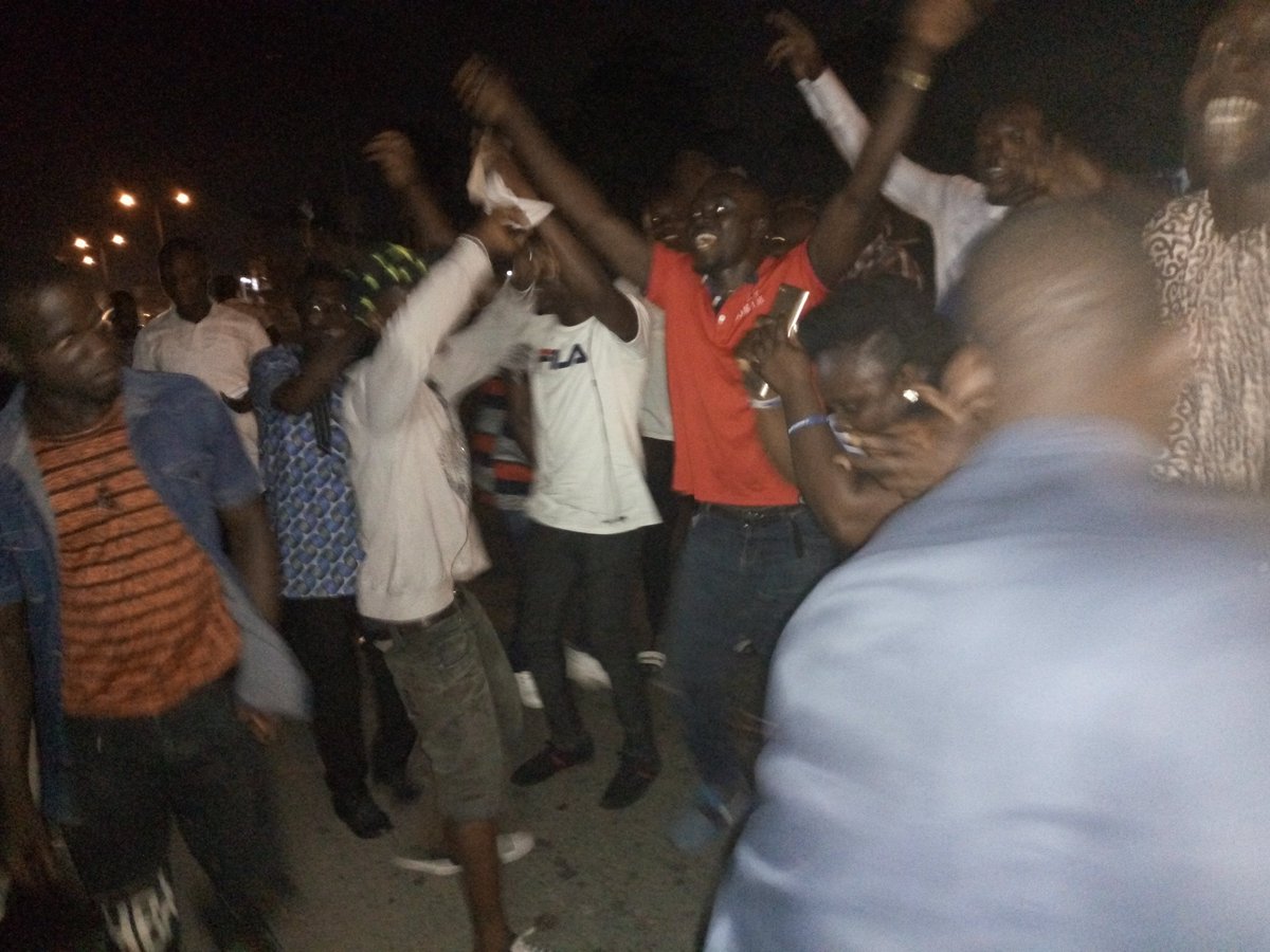 StephenDeegbara's tweet photo. BREAKING NEWS
Wild Jubilation in Rivers State as Senator @SenMagnusAbe wins @OfficialAPCNg #DirectPrimary Election in Rivers State.
Dr. Dawari George —1606
Mr. Tonye Dele Cole —882
Sen Magnus Abe —144, 929
Dumo Lulu-Briggs —3444.
@A_Oshiomhole, @oluremitinubu, @GarShehu https://t.co/HoyvsFrnrl