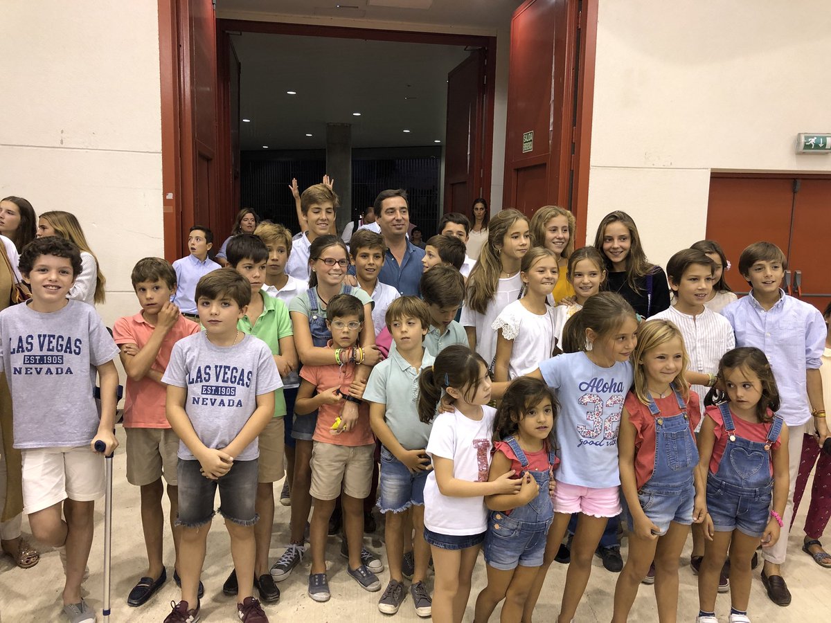 Que bueno ver a tantos niños por las plazas de toros, una buena manera de <a href="/lancesdefuturo/">Lances de Futuro</a> de fomentar la fiesta entre los más pequeños invitándolos hoy a los toros en #LasRozas 👏👏