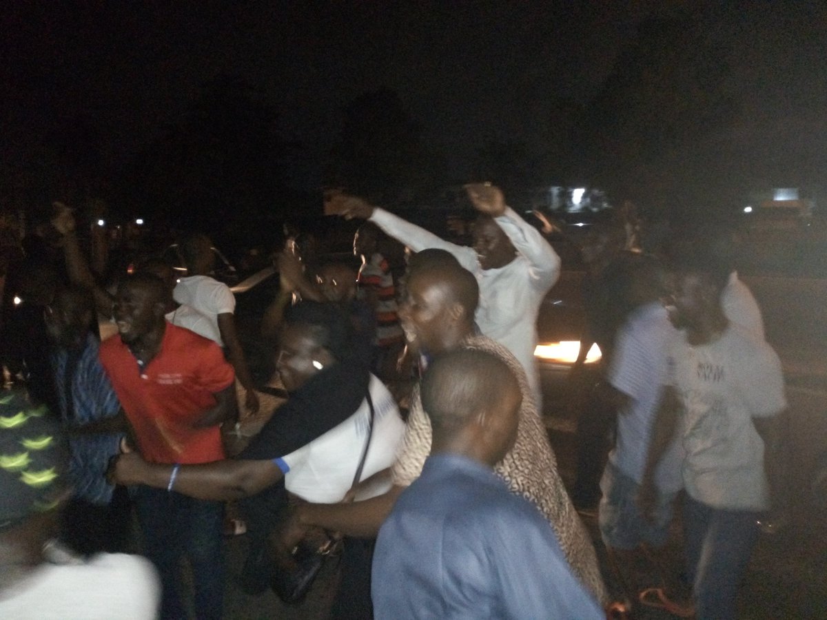 StephenDeegbara's tweet photo. BREAKING NEWS
Wild Jubilation in Rivers State as Senator @SenMagnusAbe wins @OfficialAPCNg #DirectPrimary Election in Rivers State.
Dr. Dawari George —1606
Mr. Tonye Dele Cole —882
Sen Magnus Abe —144, 929
Dumo Lulu-Briggs —3444.
@A_Oshiomhole, @oluremitinubu, @GarShehu https://t.co/HoyvsFrnrl