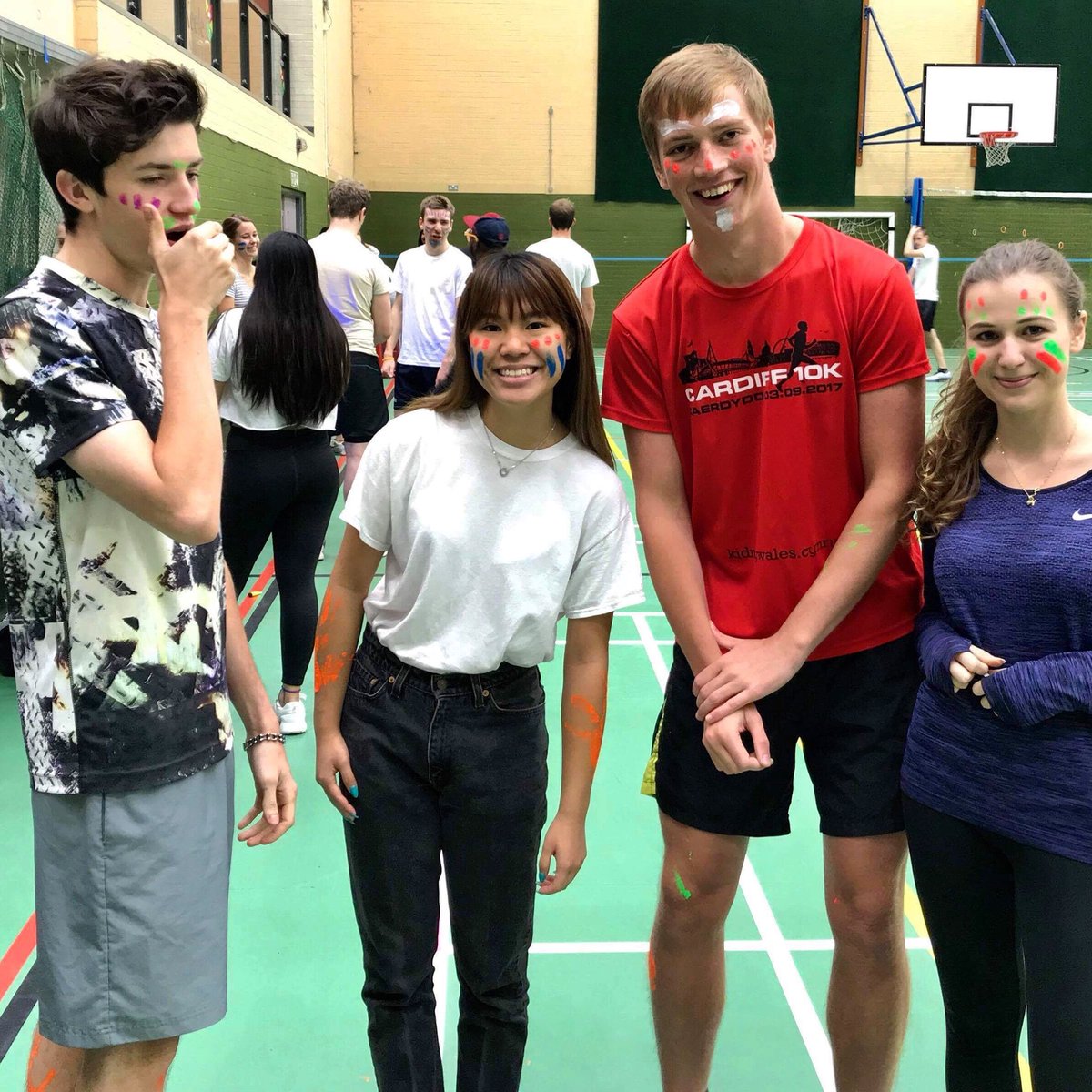 Thank you to everyone who came to Glow in the Dark Volleyball this afternoon! Tomorrow we have a beach taster session at 5 😊