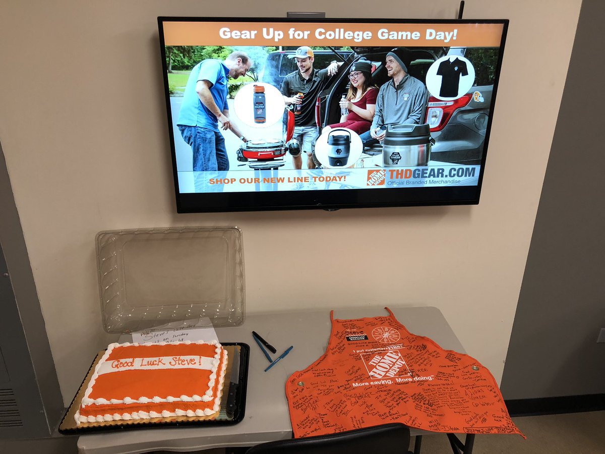 StephenLenoir1's tweet photo. I’m going to miss my THD 1939 family! https://t.co/GYMMhNyujf