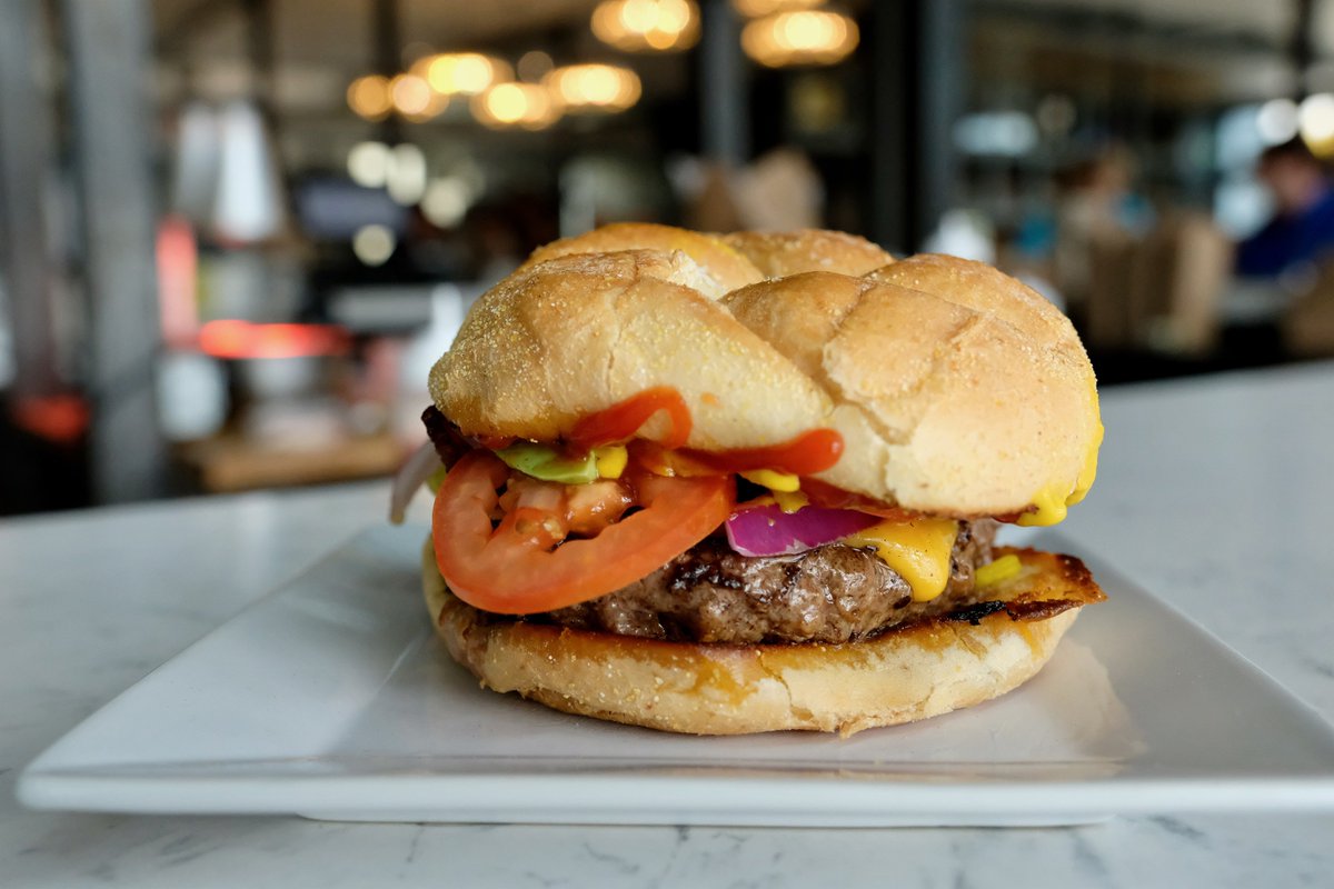 HeightsMelts's tweet photo. RT for a mouthwatering bite of our Shoppe burger! #tampaeats https://t.co/x2IMgNUvyN