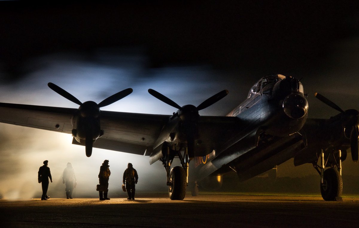 MaddMadamMimm's tweet photo. Ghostly #RT #Togtweeters #500rt #500pxrtg #photooftheday #1945 #LancasterBomber https://t.co/PHR1OWFcAJ