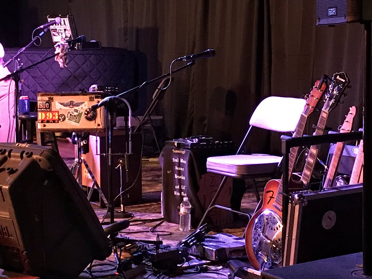 LTDDebi's tweet image. Our office this afternoon, sharing the stage with Rock Killough and Rick Carter @shelby_county_arts #columbiana #alabama #rickcarter #rockkillough #bruceandrews @dannybrooksmusic @kylasmuse  @drdoomsdaughter