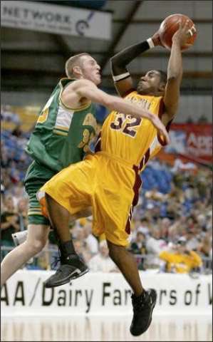FBCNWA's tweet photo. C/O 2004 Mt. Tahoma’s Garry Ward. 
Tacoma Icemen legend and member of arguably the best ECBA Pioneers team ever assembled, when Garry Ward Sr and Jasen Baskett were co-coaches. 
A well respected Seattle AAU coach once said Garry was the best player in Wa at one time. https://t.co/X1EGF5Nr7c