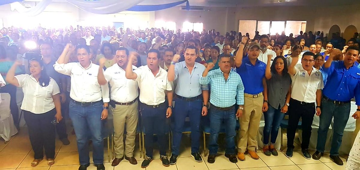 ReinaldoHN's tweet photo. Seguimos marchando por la ruta de la #UNIDAD, el #BienComun y #LaSolidaridad. Desde #Olanchito, Yoro, los Cachurecos respaldamos la buena gestión del Presidente @JuanOrlandoH. #GiraDeUnidad https://t.co/AsHjdJMaw6