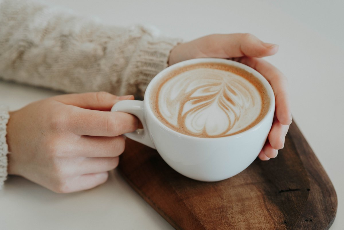 franchiserising's tweet photo. Are you a coffee lover like us? Here are 10 coffee franchises to help you get your entrepreneurial (and caffeine!) fix: https://t.co/jQat2d67z7 #franchiseopportunities #coffeefranchises https://t.co/o72lrbdWOd