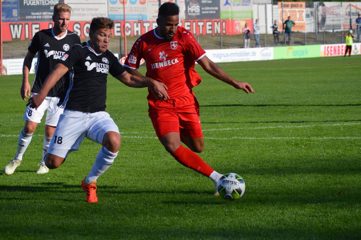 HammerSpVg's tweet photo. 2:1 gegen Haltern - Heimsieg mit Ausrufezeichen - Mentalitätsfrage: Die HSV holt die drei Punkte gegen den haushohen Favoriten - https://t.co/bQZ7ZeSQMx
_____
#HSVTUS
#HammerSpVg
#OberligaWestfalen
#WIRsindHAMM https://t.co/kZbZB8m1Vr