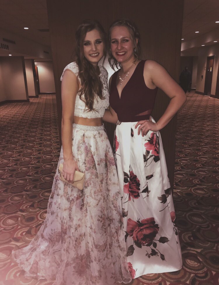 analyse_g99's tweet photo. HAPPY BIRTHDAY TO MY BEST FRIEND EVER IN THE WHOLE WORLD 💛 I hope your day has been full of pineapples, dogs, and DCC <3 LOVE YOU @chloethomas3099 https://t.co/mpv5JaORr3