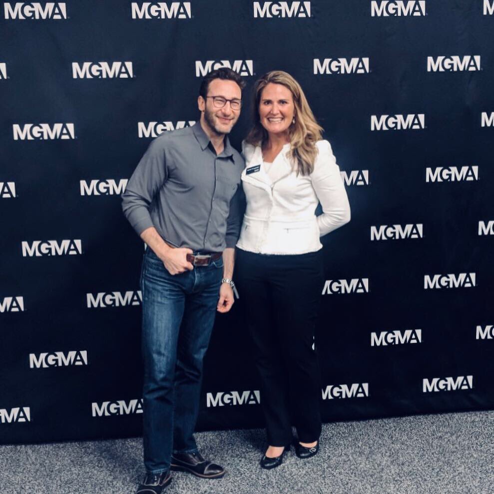 swaggonerHR's tweet photo. Such a privilege to meet one of my favorite leadership experts! #MGMA18Annual https://t.co/3dzu5iJTRW
