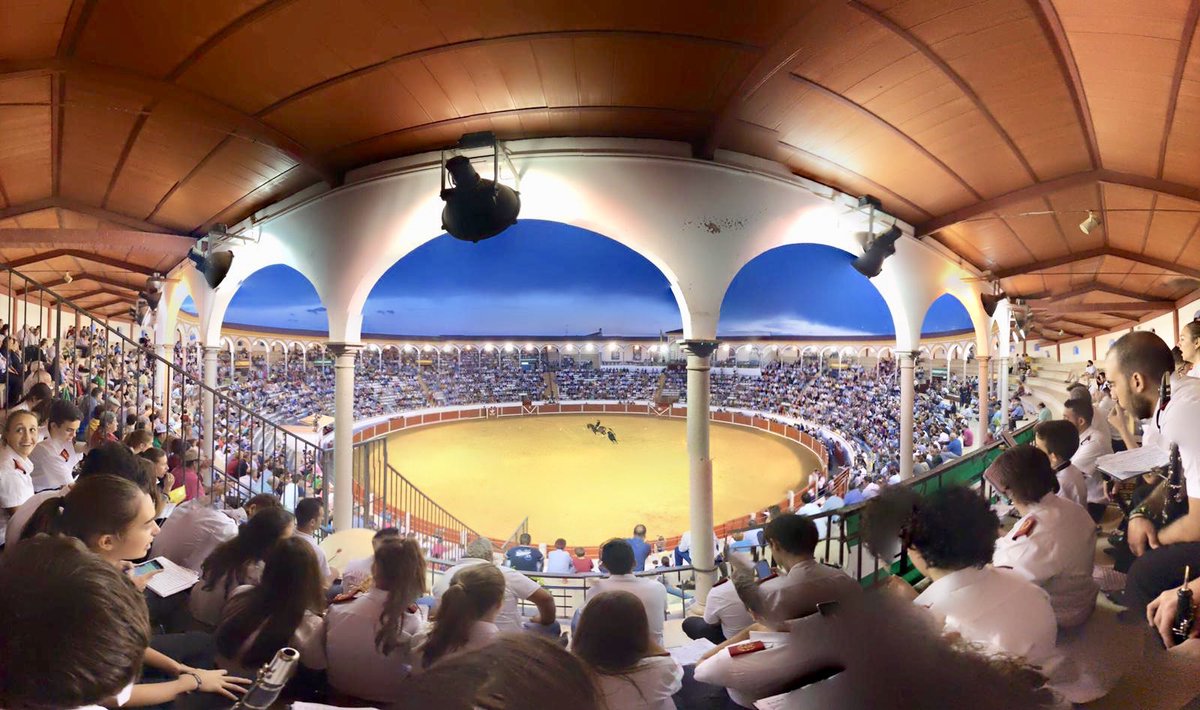 🤘 La Feria del Toro &amp; Caballo de #Pozoblanco 2018 echa el telón...
¡Muchas gracias a todos los aficionados que durante estos días habéis ocupado los tendidos de nuestro precioso <a href="/CosoLlanos/">Coso de Los Llanos Eventos</a>, haciendo que luzca así de espectacular! 

📷: Ángel Amor