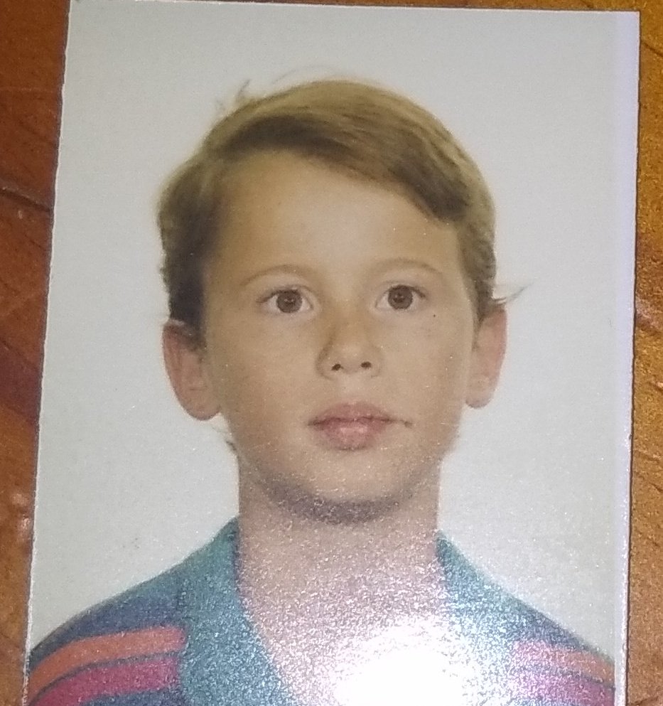 Keretrella's tweet photo. @martuniki Yo antes de la política era un buen chico , estudiaba mucho , no me fijaba en las mujeres , no me drogaba , quería a mis padres después todo se acabó https://t.co/djy1dzgW7n