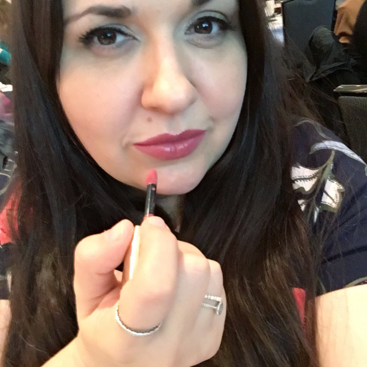 makeupjunkie19's tweet photo. Finally trying out the @BobbiBrown Luxe Liquid Lip High Shines. This is shade Italian Rose 3. What do you guys think? #BobbiBrownLuxeLips #ChickadvisorShowcase @ChickAdvisor https://t.co/FeEKAesDov