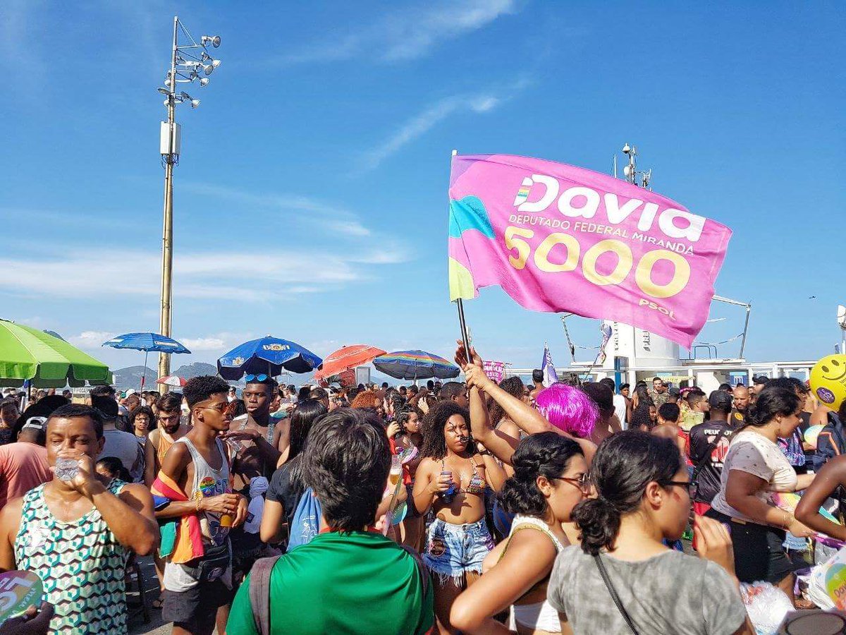 davidmirandario's tweet photo. Estamos na parada LGBT de Copacabana e está lindo! Muitos LGBTs nas ruas e um sentimento de #EleNão gigantesco!
Não vai ter Bolsonaro de jeito nenhum!
Vem nos encontrar! Estamos no posto 5!
#David5000
#LutarPeloNossoLugar https://t.co/QQSDRnSqWm