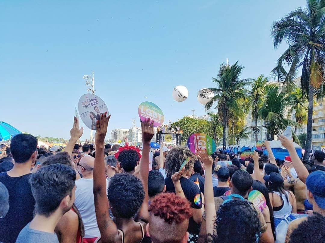 davidmirandario's tweet photo. Estamos na parada LGBT de Copacabana e está lindo! Muitos LGBTs nas ruas e um sentimento de #EleNão gigantesco!
Não vai ter Bolsonaro de jeito nenhum!
Vem nos encontrar! Estamos no posto 5!
#David5000
#LutarPeloNossoLugar https://t.co/QQSDRnSqWm