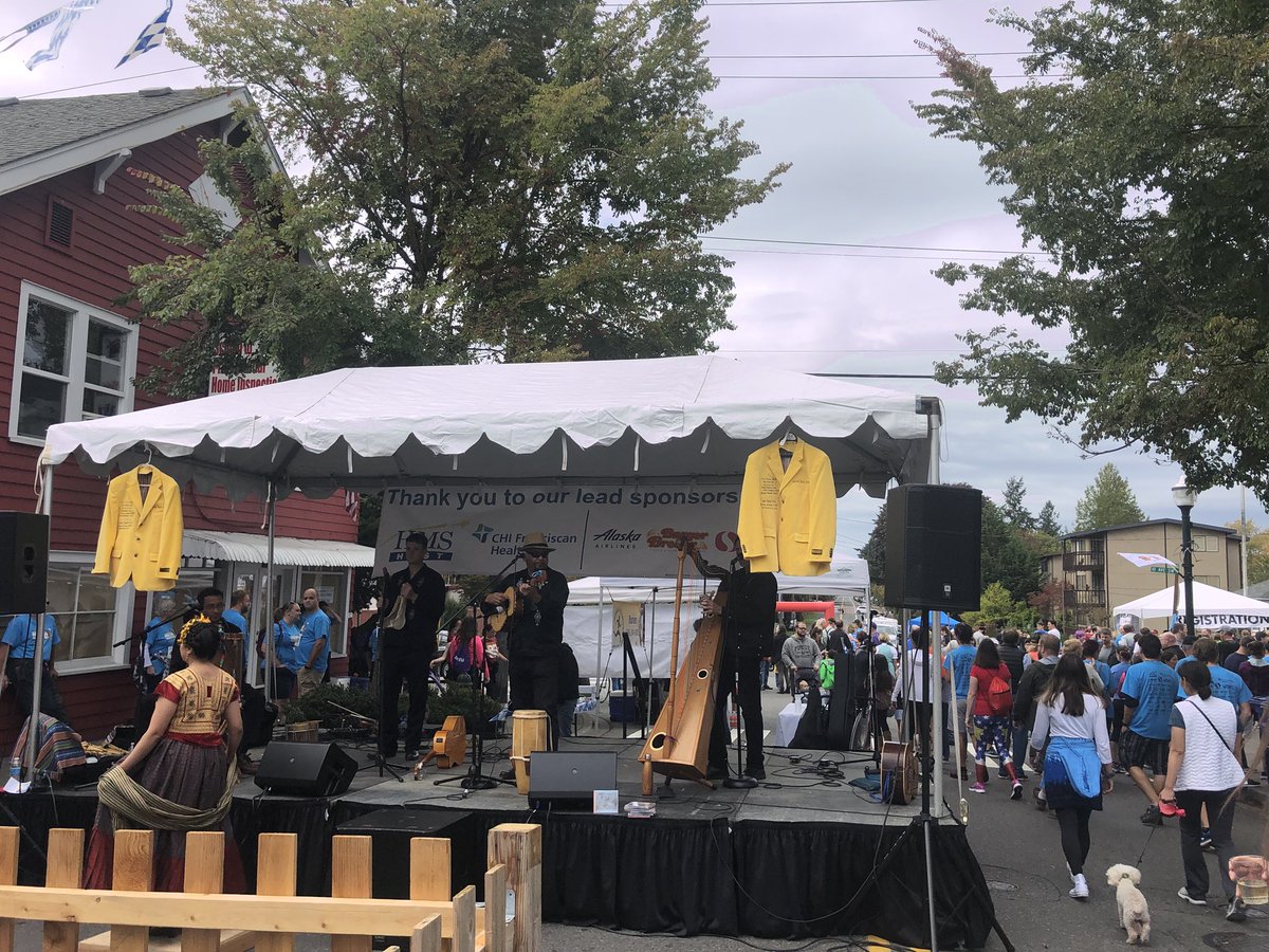 Maya3rme's tweet photo. When you live in a great community like @Burien there are some great events and people that mark the years...13+ and counting @tinroombar #DannyHouse @HighlineSchlsFd @BurienBratTrot https://t.co/ydjJ9y30GM