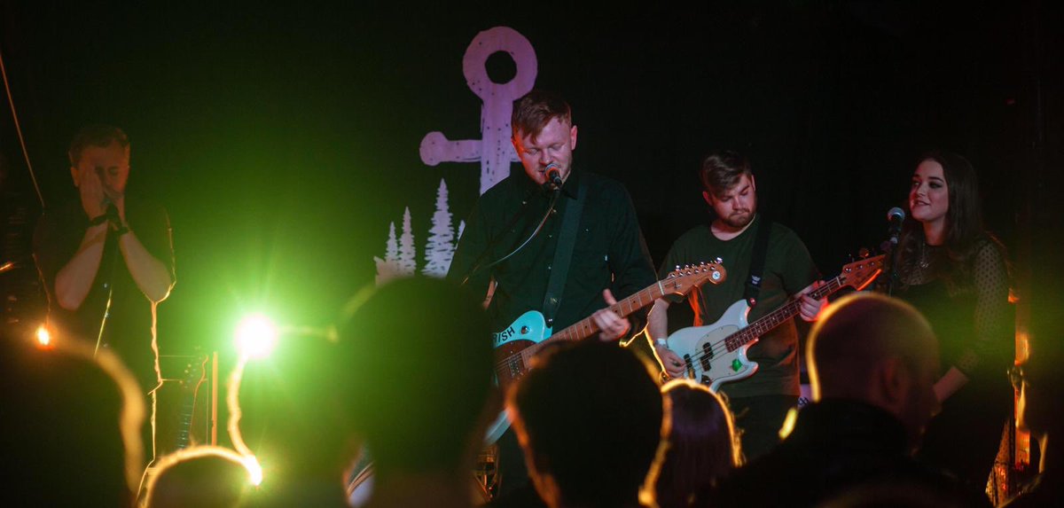 The room was filled with nothing but love last night in @Kasbahsocial . Thank you <a href="/seodashows/">SEODA SHOWS</a> @chewinontinfoil @King_pallas and <a href="/RandolfMusic/">RandolfandtheCrokers</a> .