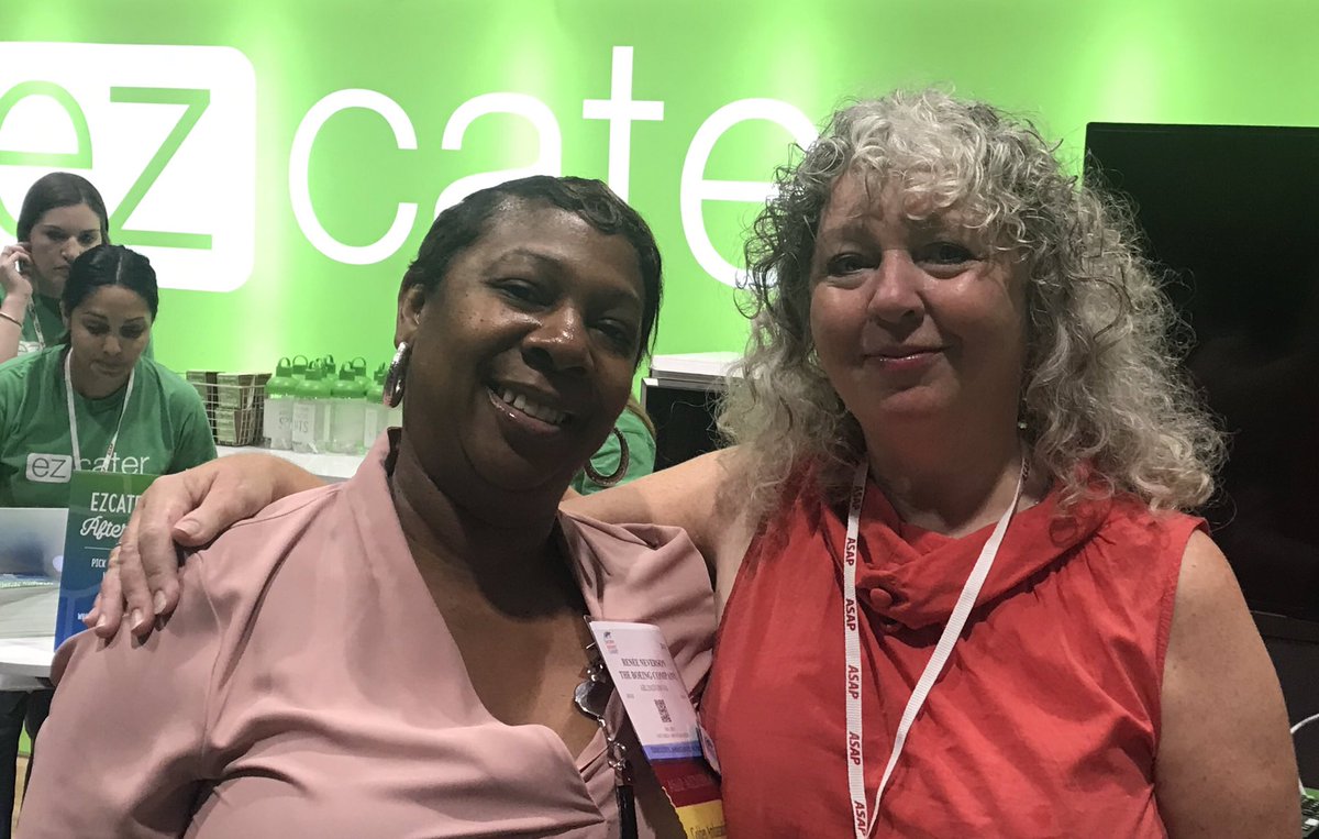 ExceptionalEA's tweet photo. #APC2018 Really pleased to have caught up here at the 26th Annual Administrative Professionals Conference in Kissimmee with some of the lovely ASAP members I’ve already interviewed for my Real Careers series - here, with (L-R) Renée, @StephBerg224 and @Erin_Floss. 
@ASAPadmns https://t.co/MzIDN0tGm4