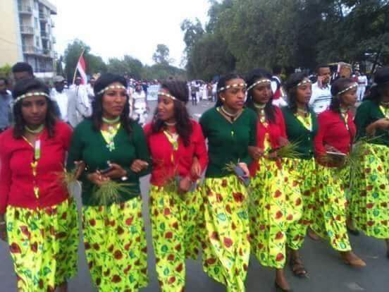 ABDIIIbrahim12's tweet photo. Babbareedduu dubra Oromoo 

*Oromummaan miidhagummaa dha. 

Oromo beautiful girls participating in Irreecha (thanksgiving) 2018  in Bishoftu,  Oromia, Ethiopia. https://t.co/p4w67DDjS3