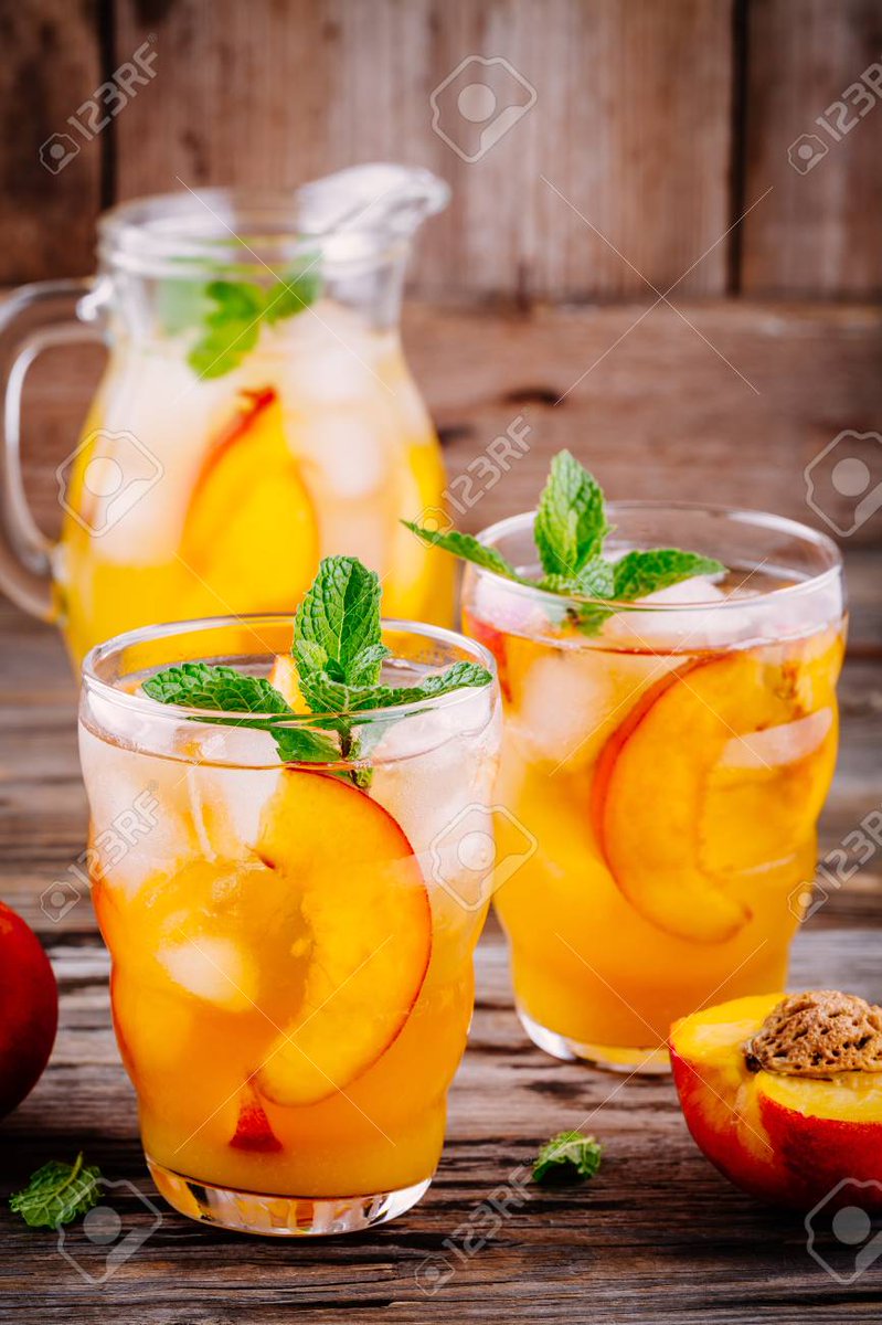 IsaacNewton26's tweet photo. Raising a glass or two to all the #peachsisters and supporters as Womb Cancer Awareness month draws to a close @WombCancerUK @DrEmmaCrosbie @eveappeal @KeepSmilingcsc @thehippyhen @DavidBillbailey @kathbebb https://t.co/pdqGJOvLpb