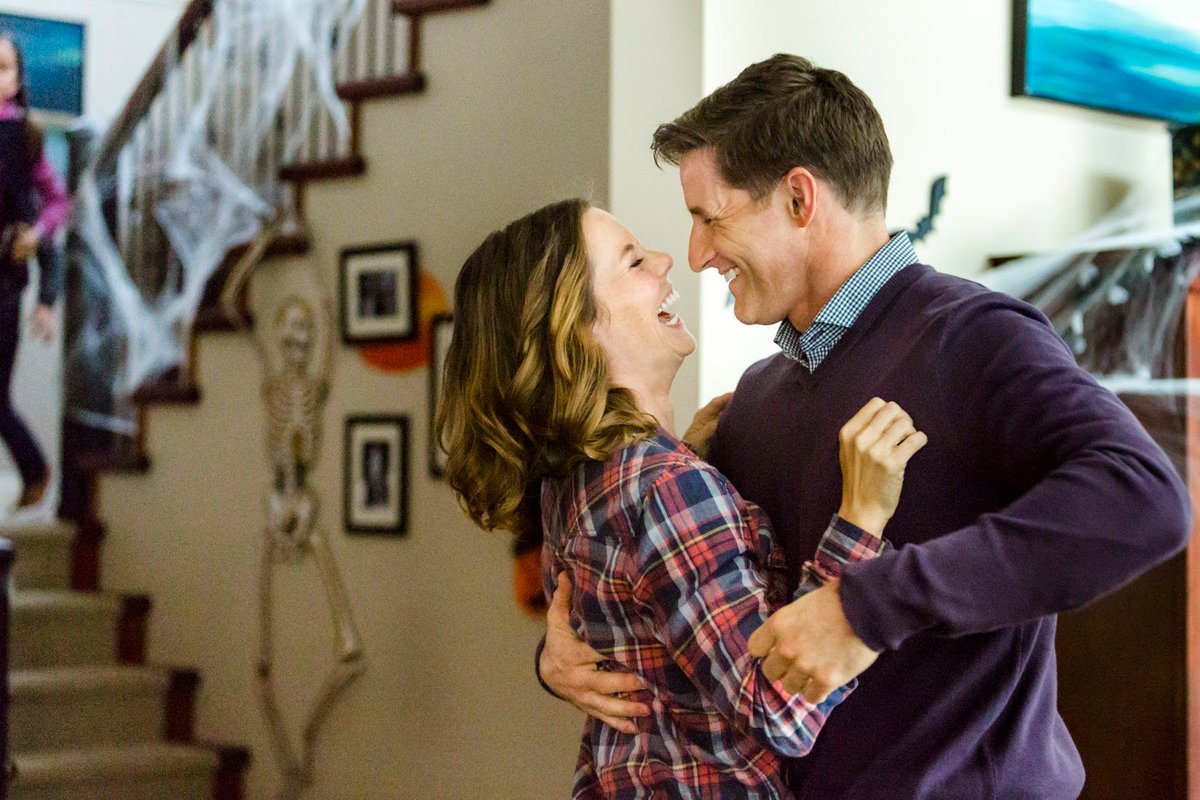 hail2hallmark's tweet image. Currently watching #OctoberKiss with @iamthesmash &amp;amp; @Sam_Jaeger STILL one of my all-time favorite @hallmarkchannel movies! Nothing gets me in the fall/Halloween spirit more than this movie! #HallmarkChannel #Hallmarkies #FallHarvest #Halloween