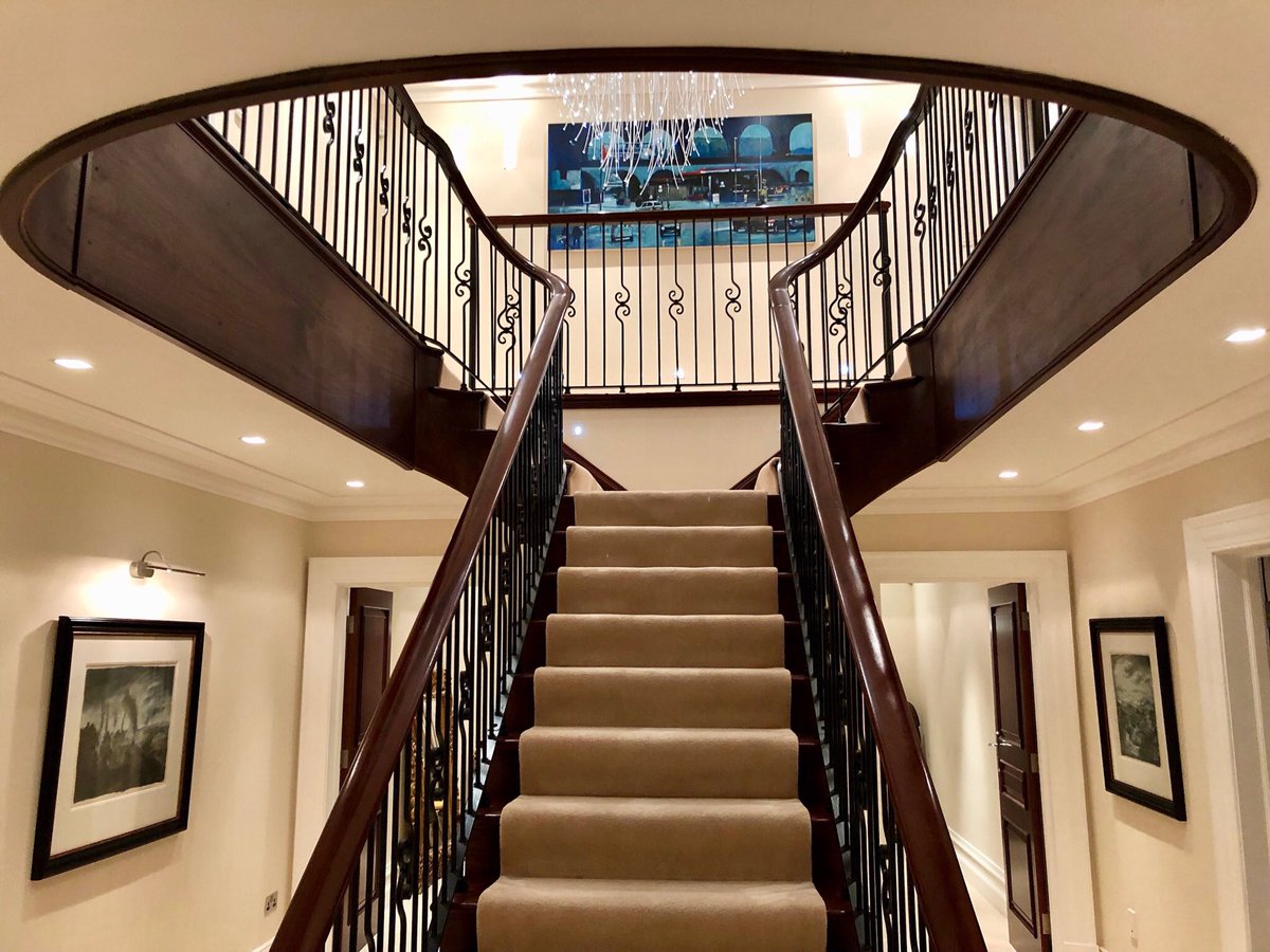 5 X BALUSTERS//BALASTRADE//SPINDLES//STAIRCASE WROUGHT IRON BESPOKE BLACK FINISH