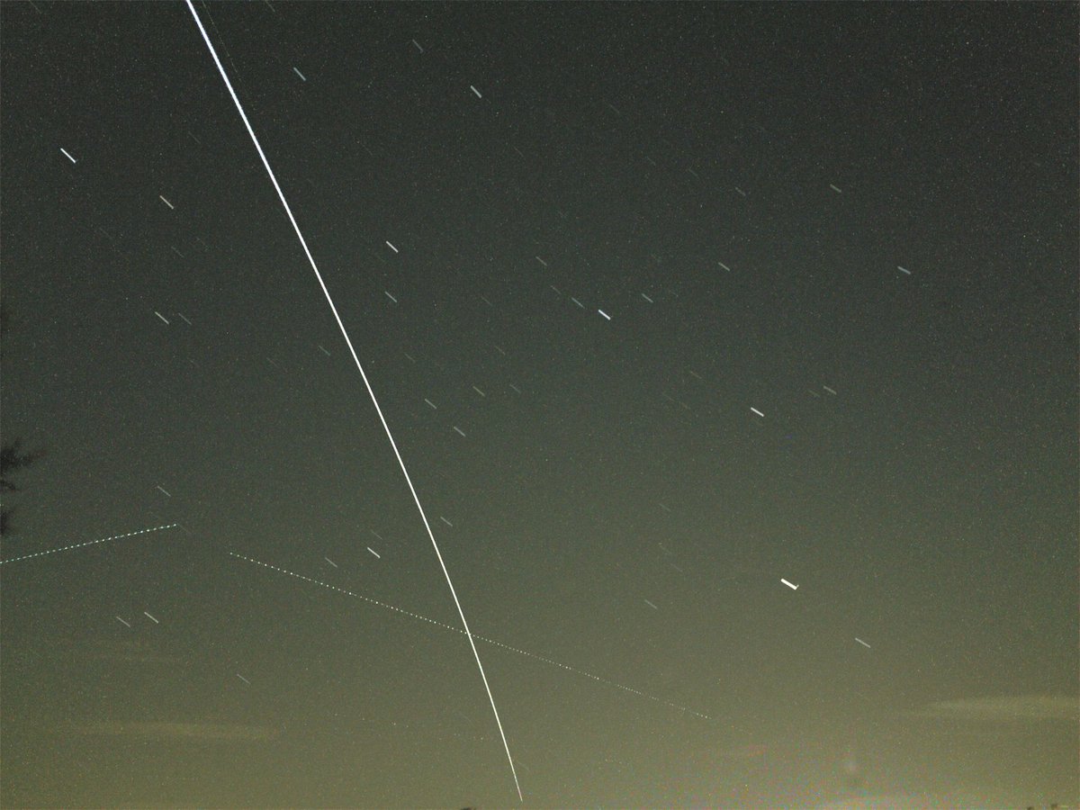 FionaWilson73's tweet photo. So chuffed with first ever picture of the ISS pass tonight at 2031 over south Manchester.  @VirtualAstro @NightCapApp #SpotTheStation #ISS https://t.co/tXU64rGalj