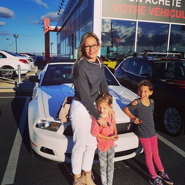 AutoEnDirect's tweet photo. Félicitations Mme Fournier pour votre nouvelle acquisition !! #automobileendirect #toutelesmarques #toutelesannees #encoremieuxqueduneuf #clienteheureuse #familleheureuse #ford #mustang #carsoftheday #usedcars #cardealership #igersmontreal #montrealcars … https://t.co/AIe15HU1YM https://t.co/Dv6Np6cCpM