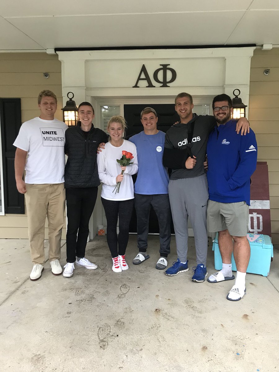 Shoutout to <a href="/DrakePdt/">Drake_PDT</a> for making my crummy day SOOOOO much better. (Other fraternities take note, you have some very large shoes to fill) #AlphaPhiDelt #bigPhiDeltGal