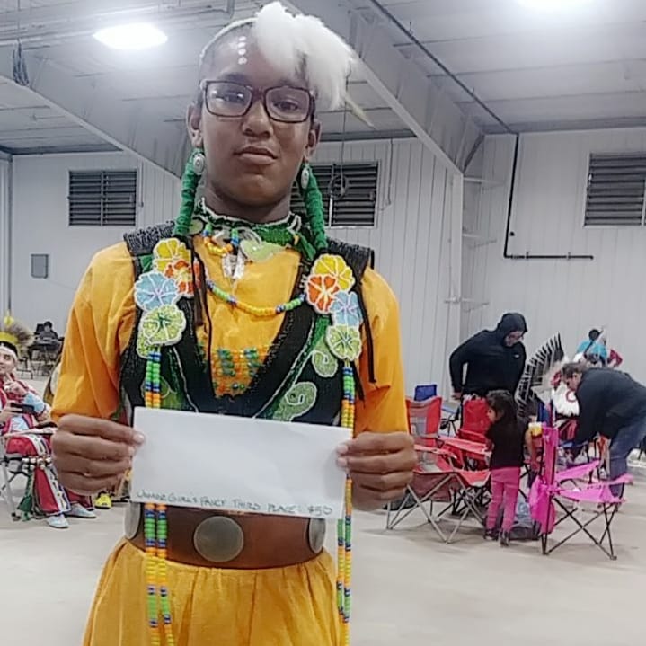 LOHeard33's tweet photo. My beauty @StaileeH last night at the OSU Powwow. Made it to the pay window. You go girl! #nativelife #senecacayuga #brainsandbeauty https://t.co/pXWJg58lLr
