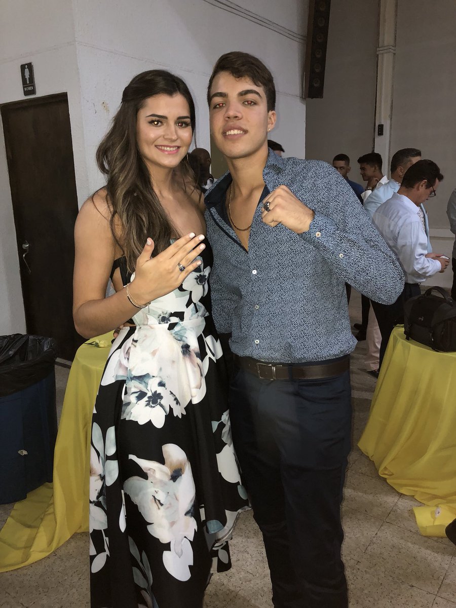 paulazoe12's tweet photo. #ringgg💍 https://t.co/Ldx9cIEUhh
