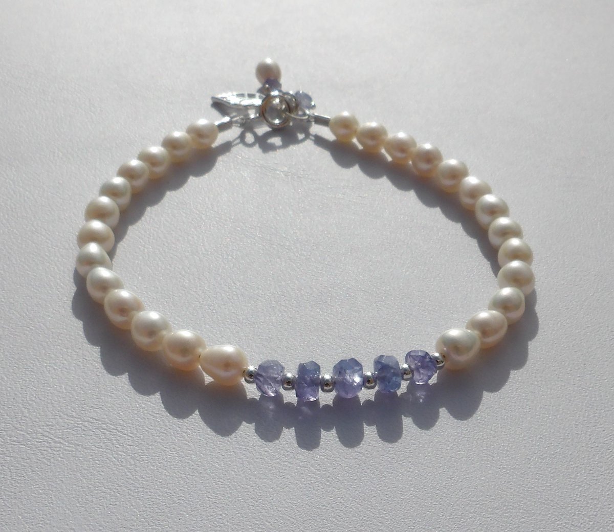 gemsbymaz's tweet image. Gemstone jewellery handmade in the UK by a Norwegian. Check out madebymarianne.co.uk #HandmadeHour