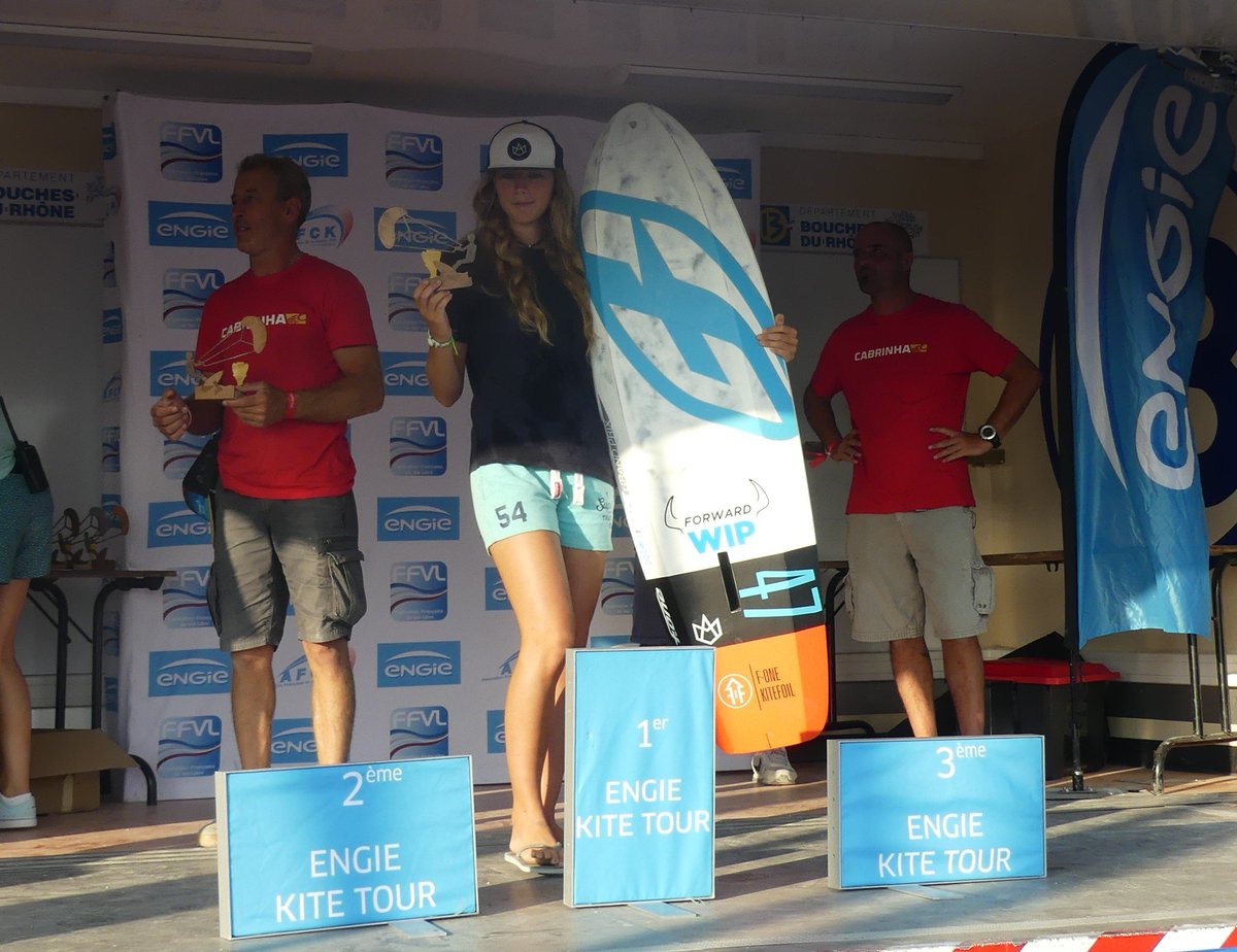 Je rafle toutes les médailles coupe de France 🇫🇷 <a href="/ENGIEgroup/">ENGIE</a>
1ère foil junior sur la finale
1ère foil junior sur les 3 étapes
2 ème en TT sur les 3 étapes
C'était ma 1ère année de compétition 💪✌️
Big 🆙 aux sponsors <a href="/vagueetvent/">Vague et Vent</a> <a href="/TransportChevr2/">Transport Chevrot</a> <a href="/F_ONEKITES/">F-ONE KITEBOARDING</a> #forwardWIP