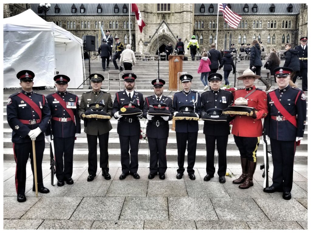 TPSDickie's tweet photo. Honouring the fallen at @CPPOM with Toronto Police #CeremonialUnit  and @TorontoPolice 

#HeroesInLife #NeverForget #NatiionalPoliceMemorial https://t.co/Ik6jPMawM4